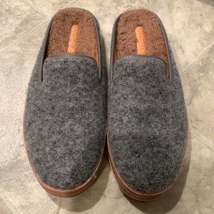 Vince Canella slip-on in heather grey. US size 6/EUR 36